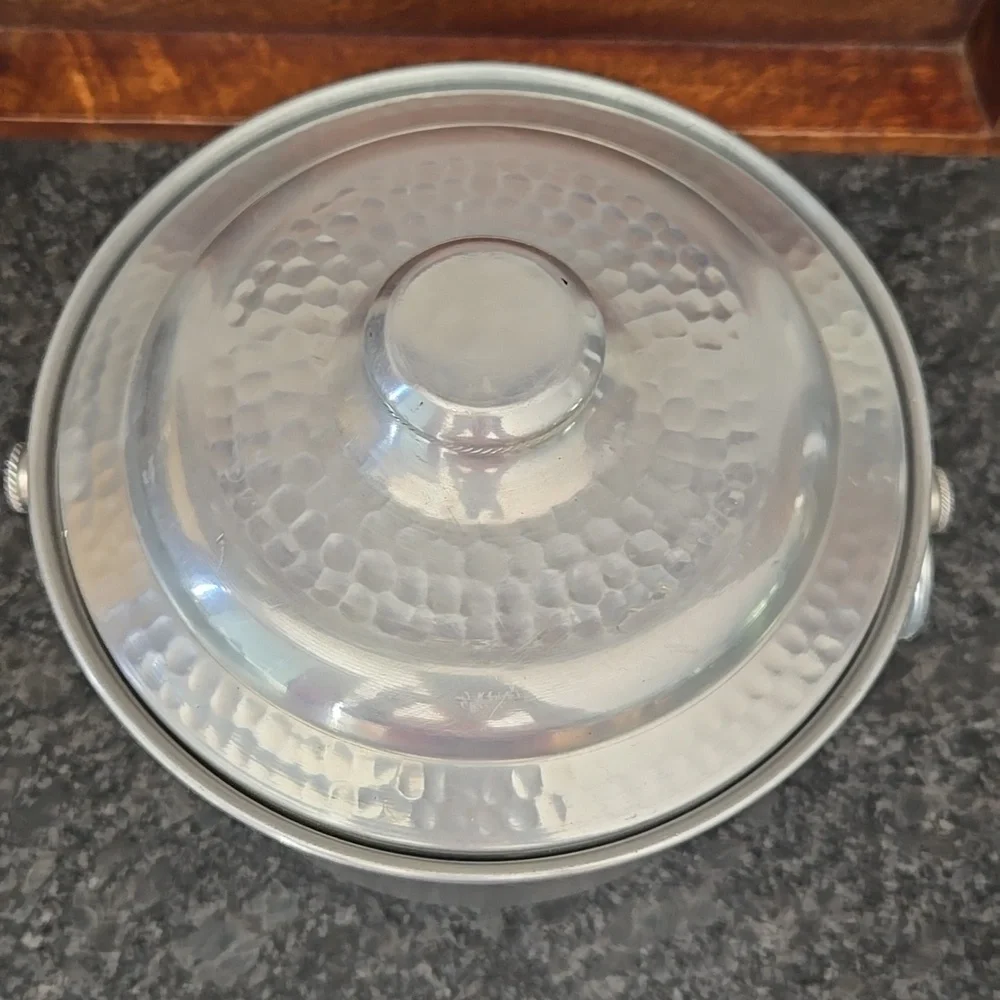 Vintage aluminum ice
